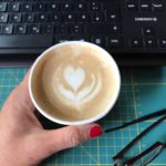 Textkorrekturen gehen mit Cappuccino gleich viel schwungvoller.