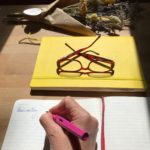 Zum Freewritng wechsel ich an den Eßtisch. Mit Sonnenschein.
