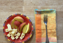 Mittagssnack mit Pfirsich