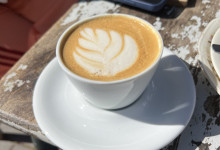 Cappuccino in bester Gesellschaft