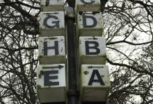 Auf dem Klinikgelände gibt es Buchstaben