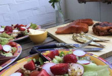 Salat und Fisch. Bunt und lecker.