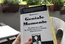 Lesen auf dem Balkon