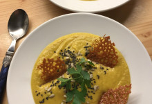 Kürbissuppe mit Käsecracker