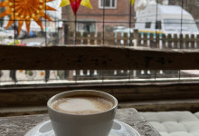Der zweite Cappuccino macht den schönen Tag noch schöner.