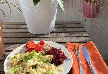 Frühstück in der Morgensonne