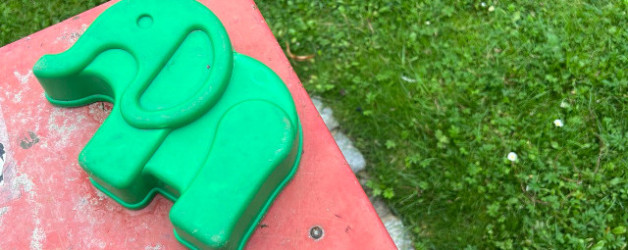 Der grüne Elefant im Park und die Spur des Vaters